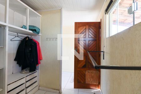 Casa de condomínio para alugar com 260m², 4 quartos e 2 vagasCloset