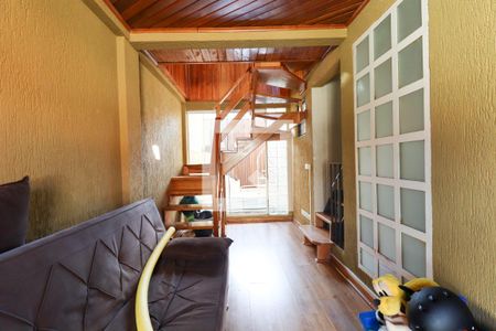 Casa de condomínio para alugar com 260m², 4 quartos e 2 vagasEscritório