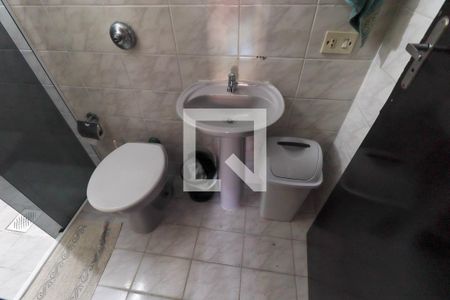 Casa de condomínio para alugar com 260m², 4 quartos e 2 vagasBanheiro Social 1