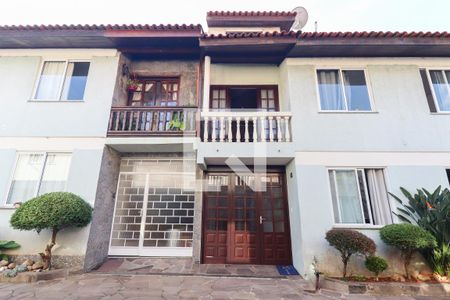 Casa de condomínio para alugar com 260m², 4 quartos e 2 vagasFachada