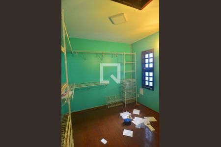 Casa à venda com 110m², 4 quartos e 3 vagasCloset