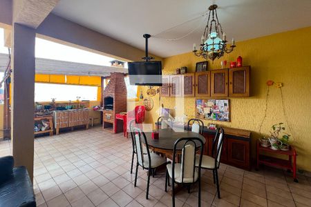 Área comum de casa à venda com 3 quartos, 272m² em Santa Maria, Santo André