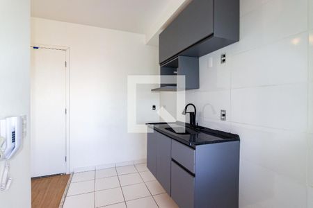 Sala/Cozinha de apartamento para alugar com 2 quartos, 41m² em Parque Arariba, São Paulo