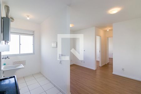 Sala/Cozinha de apartamento para alugar com 2 quartos, 41m² em Parque Arariba, São Paulo