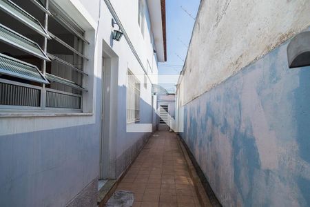 Casa à venda com 200m², 3 quartos e 2 vagasCorredor