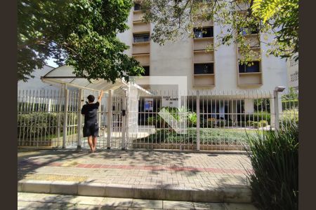 Apartamento à venda com 90m², 3 quartos e 2 vagasFachada e portaria