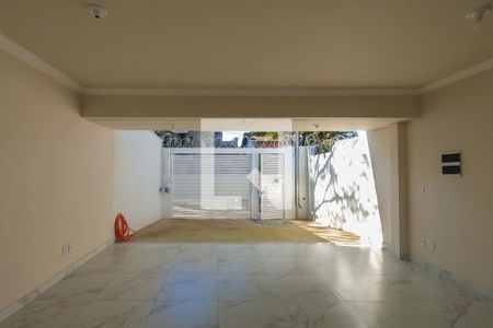 Vista da Sala de casa à venda com 3 quartos, 186m² em Angola, Betim