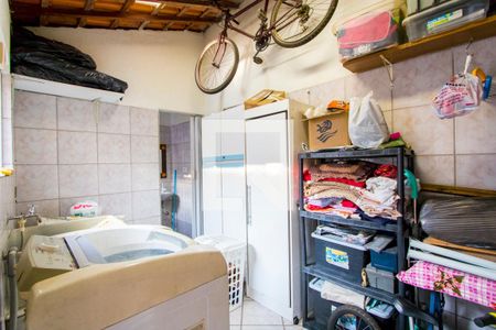 Casa à venda com 240m², 5 quartos e 2 vagasCasa 2 - Área de serviço