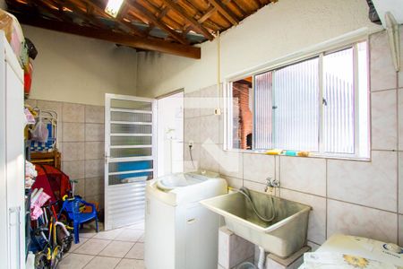 Casa à venda com 240m², 5 quartos e 2 vagasCasa 2 - Área de serviço