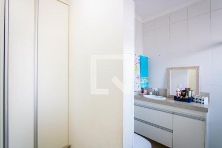 Casa à venda com 240m², 5 quartos e 2 vagasCasa 1 - Quarto 1 - Suíte