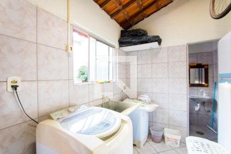 Casa à venda com 240m², 5 quartos e 2 vagasCasa 2 - Área de serviço