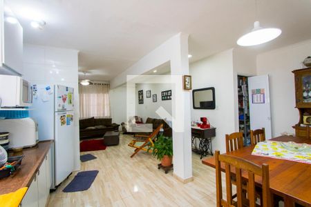 Casa à venda com 240m², 5 quartos e 2 vagasCasa 2 - Cozinha