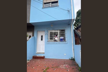 Casa para alugar com 80m², 2 quartos e 1 vaga Casa para alugar com 80m², 2 quartos e 1 vagaFachada