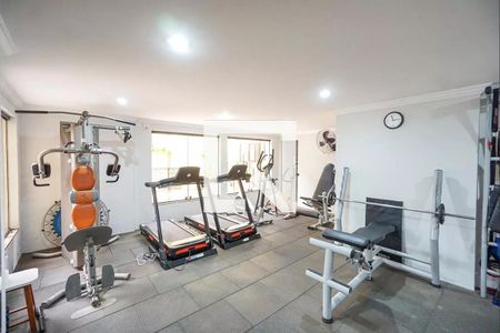 Apartamento à venda com 132m², 3 quartos e 2 vagas Apartamento à venda com 132m², 3 quartos e 2 vagasÁrea comum - Academia