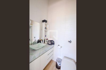 Banheiro de apartamento à venda com 1 quarto, 51m² em São Francisco, Niterói
