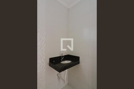 Banheiro de apartamento para alugar com 1 quarto, 29m² em Parque Peruche, São Paulo