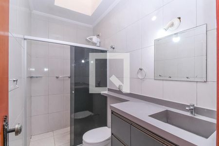 Casa à venda com 180m², 3 quartos e 3 vagas Casa à venda com 180m², 3 quartos e 3 vagasBanheiro da Suíte