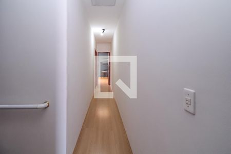Corredor de casa à venda com 3 quartos, 180m² em Quinta da Paineira, São Paulo