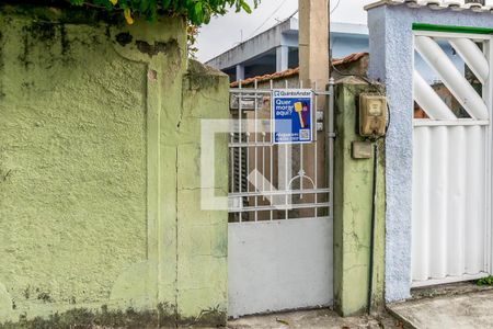 Fachada de casa para alugar com 2 quartos, 50m² em Cordovil, Rio de Janeiro