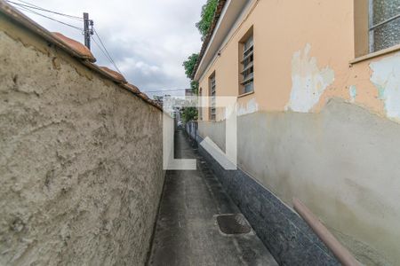 Área comum de acesso de casa para alugar com 2 quartos, 50m² em Cordovil, Rio de Janeiro