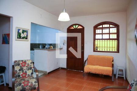 Sala de casa à venda com 2 quartos, 120m² em Santa Amélia, Belo Horizonte
