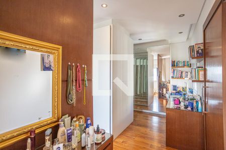 Apartamento à venda com 189m², 3 quartos e 4 vagasSuíte 2