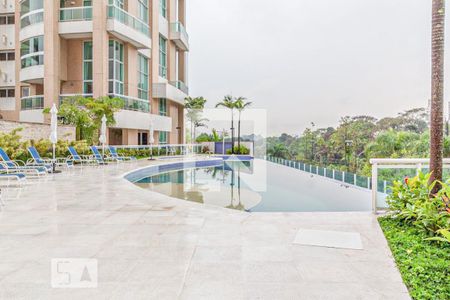 Apartamento à venda com 189m², 3 quartos e 4 vagasÁrea comum - Piscina