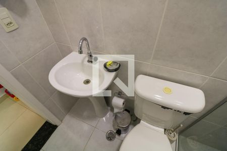 Casa à venda com 100m², 3 quartos e 2 vagas Casa à venda com 100m², 3 quartos e 2 vagasBanheiro