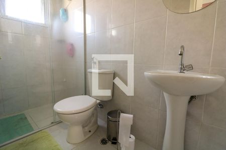 Casa à venda com 100m², 3 quartos e 2 vagas Casa à venda com 100m², 3 quartos e 2 vagasBanheiro da Suíte