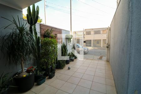 Casa à venda com 100m², 3 quartos e 2 vagas Casa à venda com 100m², 3 quartos e 2 vagasGaragem