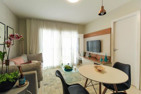 Sala de casa de condomínio à venda com 4 quartos, 200m² em Vila Invernada, São Paulo