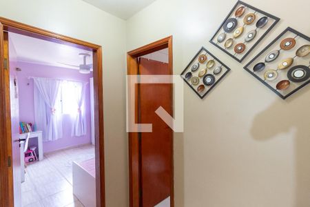 Casa de condomínio à venda com 112m², 3 quartos e 1 vagaCorredor