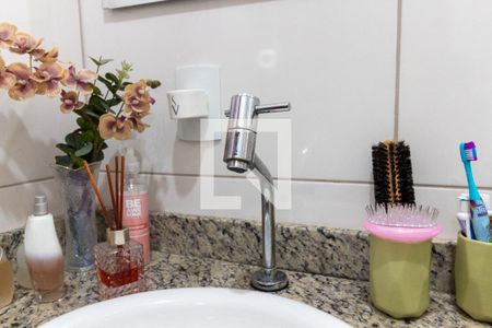 Casa de condomínio à venda com 112m², 3 quartos e 1 vagaBanheiro - torneira