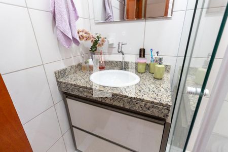 Casa de condomínio à venda com 112m², 3 quartos e 1 vagaBanheiro 2
