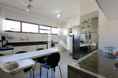 Apartamento à venda com 150m², 3 quartos e 3 vagasCozinha