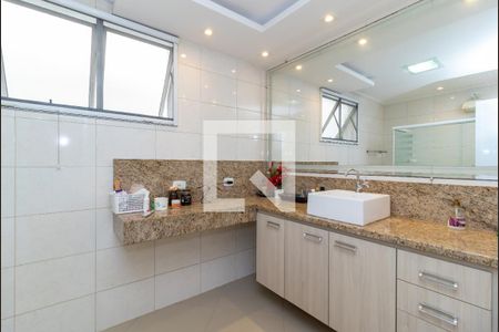 Casa para alugar com 445m², 3 quartos e 3 vagas Casa para alugar com 445m², 3 quartos e 3 vagasBanheiro 1