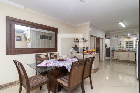 Casa para alugar com 445m², 3 quartos e 3 vagas Casa para alugar com 445m², 3 quartos e 3 vagasSala de Jantar