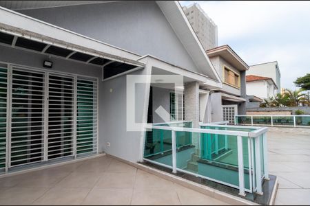 Casa para alugar com 445m², 3 quartos e 3 vagas Casa para alugar com 445m², 3 quartos e 3 vagasVaranda e Entrada Principal