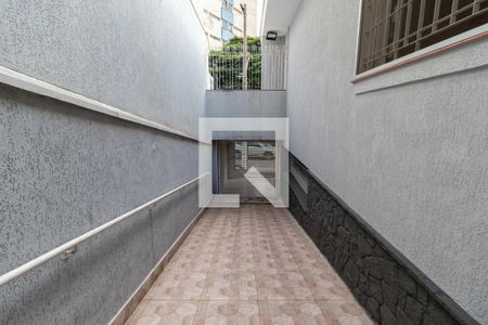 Casa para alugar com 445m², 3 quartos e 3 vagas Casa para alugar com 445m², 3 quartos e 3 vagasCorredor Lateral