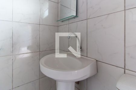 Casa à venda com 225m², 3 quartos e 2 vagas Casa à venda com 225m², 3 quartos e 2 vagasBanheiro 02