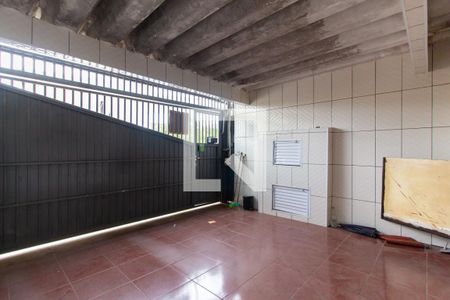 Casa à venda com 225m², 3 quartos e 2 vagas Casa à venda com 225m², 3 quartos e 2 vagasGaragem