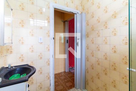 Casa à venda com 225m², 3 quartos e 2 vagas Casa à venda com 225m², 3 quartos e 2 vagasBanheiro 01