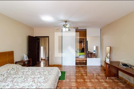 Casa à venda com 600m², 6 quartos e 4 vagas Casa à venda com 600m², 6 quartos e 4 vagasSuíte 1