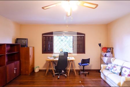 Casa à venda com 600m², 6 quartos e 4 vagas Casa à venda com 600m², 6 quartos e 4 vagasSuíte 2