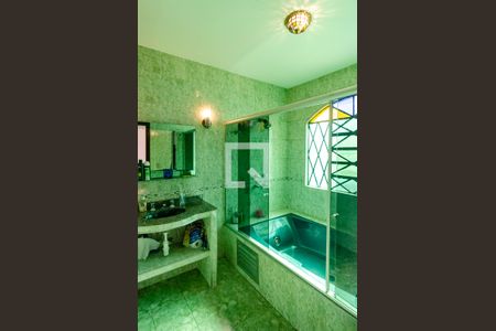 Casa à venda com 600m², 6 quartos e 4 vagas Casa à venda com 600m², 6 quartos e 4 vagasBanheiro da Suíte 1