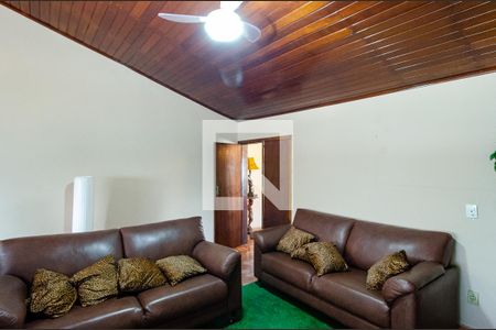 Casa à venda com 600m², 6 quartos e 4 vagas Casa à venda com 600m², 6 quartos e 4 vagasSuíte 5