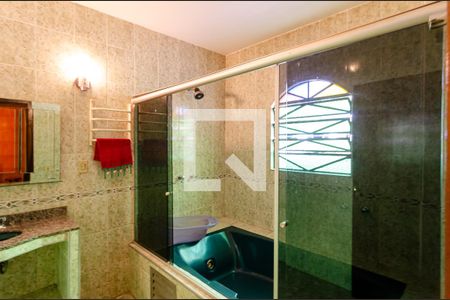 Casa à venda com 600m², 6 quartos e 4 vagas Casa à venda com 600m², 6 quartos e 4 vagasBanheiro da Suíte 2