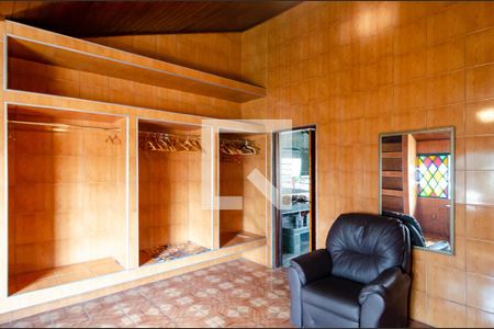 Casa à venda com 600m², 6 quartos e 4 vagas Casa à venda com 600m², 6 quartos e 4 vagasCloset da Suíte 5