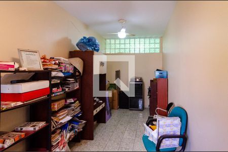 Casa à venda com 600m², 6 quartos e 4 vagas Casa à venda com 600m², 6 quartos e 4 vagasQuarto 6