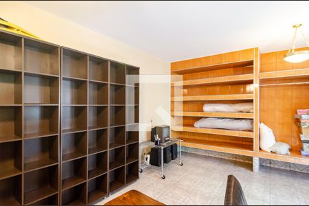 Casa à venda com 600m², 6 quartos e 4 vagas Casa à venda com 600m², 6 quartos e 4 vagasSuíte 3